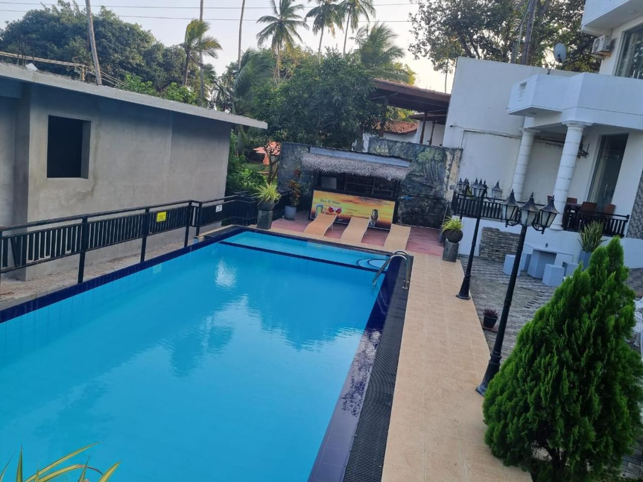 Queens Beach Hotel Tangalle Exterior photo