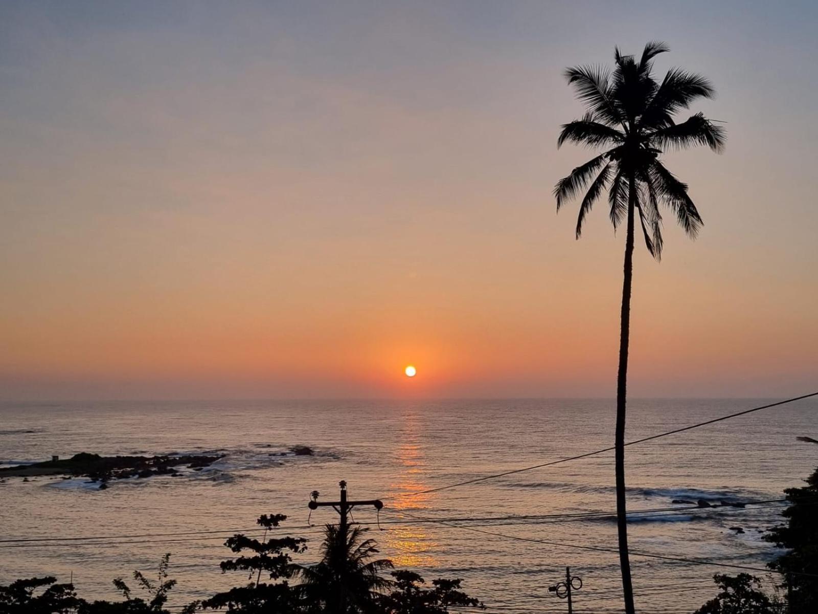Queens Beach Hotel Tangalle Exterior photo