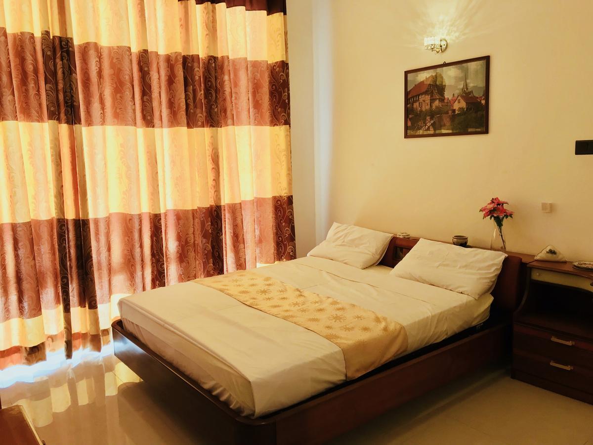 Queens Beach Hotel Tangalle Exterior photo