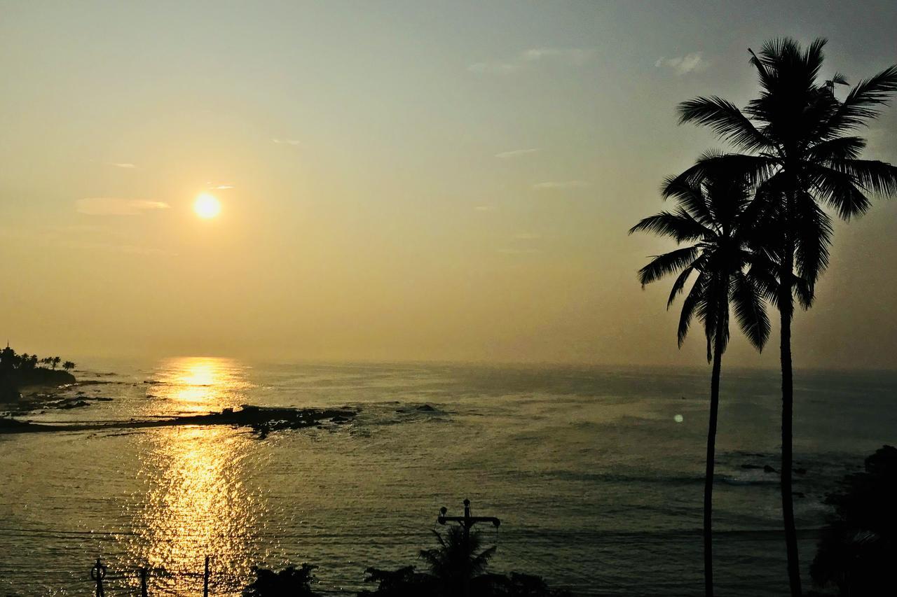 Queens Beach Hotel Tangalle Exterior photo