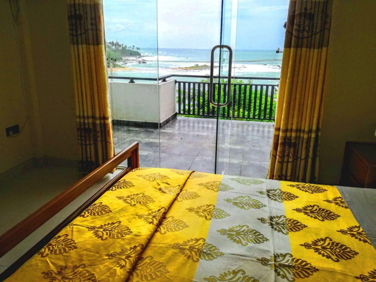 Queens Beach Hotel Tangalle Exterior photo