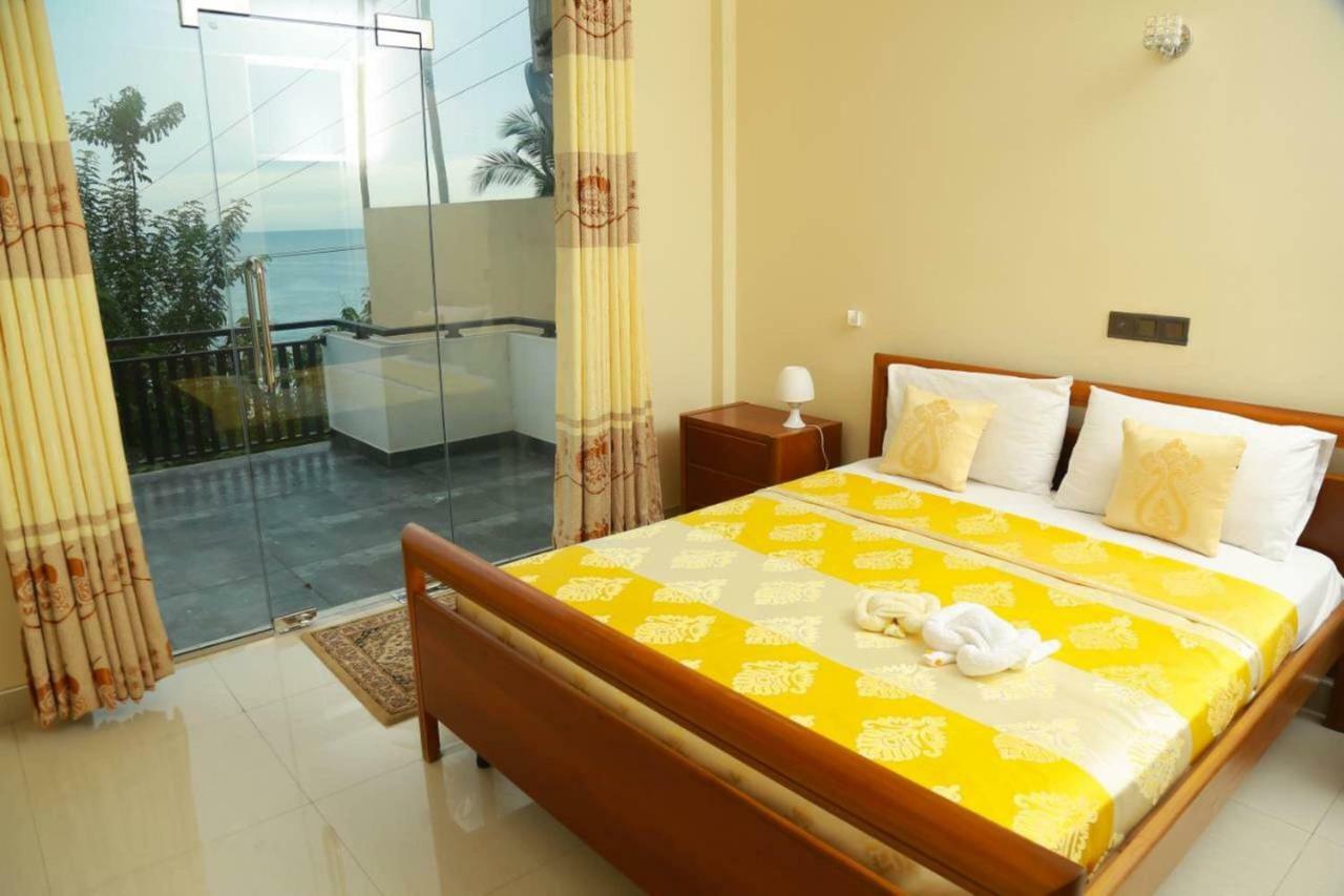 Queens Beach Hotel Tangalle Exterior photo